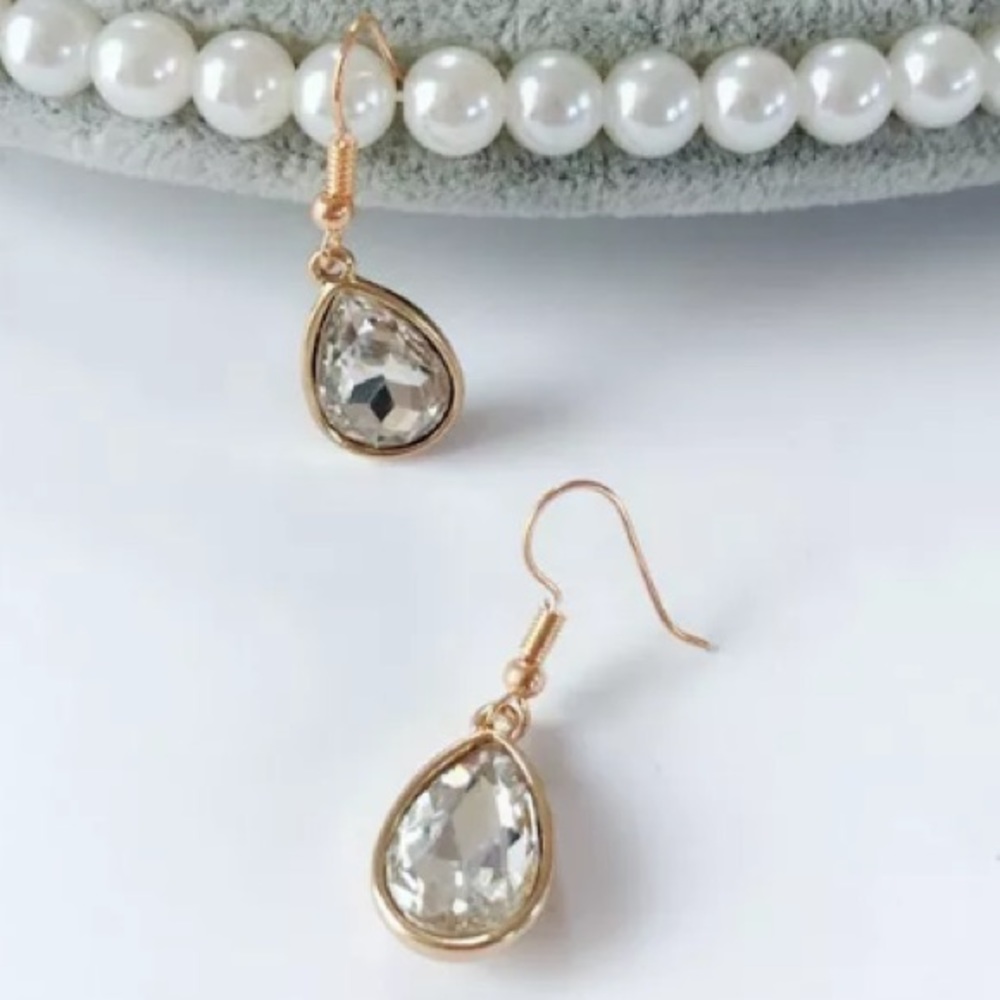 NEW!๐๐๐FACETED RHINESTONE TEARDROPS!๐๐๐CUTE! - Picture 6 of 8
